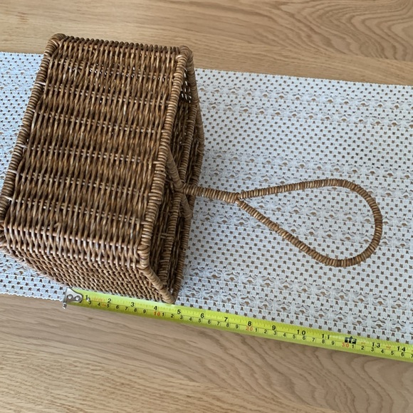 ☀️Weekend SALE✨ Picnic Basket 🧺 - Picture 3 of 7